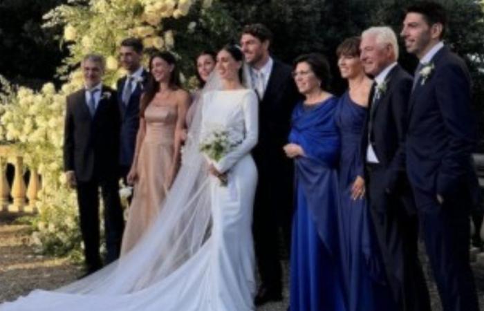 sein Vater Francesco und seine Familie, das Weingut, die „verschobene“ Hochzeit und der angebliche Verrat