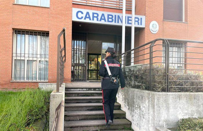 Correggio: Schläge und Beleidigungen seiner Frau, verhaftet