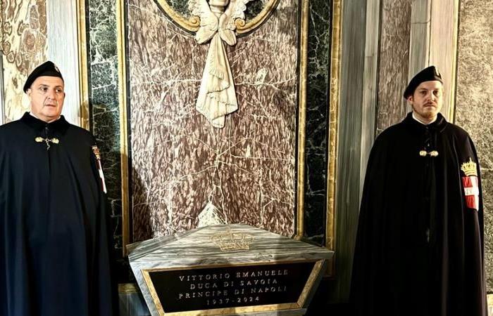 Vittorio Emanuele von Savoyen in Superga begraben: eine unkönigliche Beerdigung