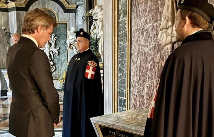 Vittorio Emanuele von Savoyen in Superga begraben: eine unkönigliche Beerdigung