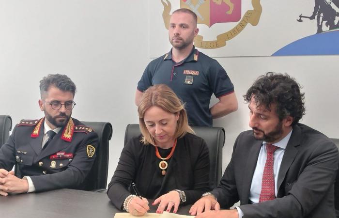 Gemeinsame Nutzung von Videoüberwachungssystemen zwischen der Gemeinde Andria und dem Polizeipräsidium Barletta-Andria-Trani. Die Vereinbarung wurde unterzeichnet.