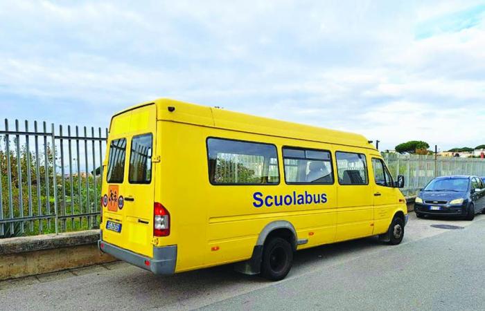 Schulbusse stoppen Fehlstarts in Torre del Greco: Die Gemeinde rechnet mit Anmeldungen
