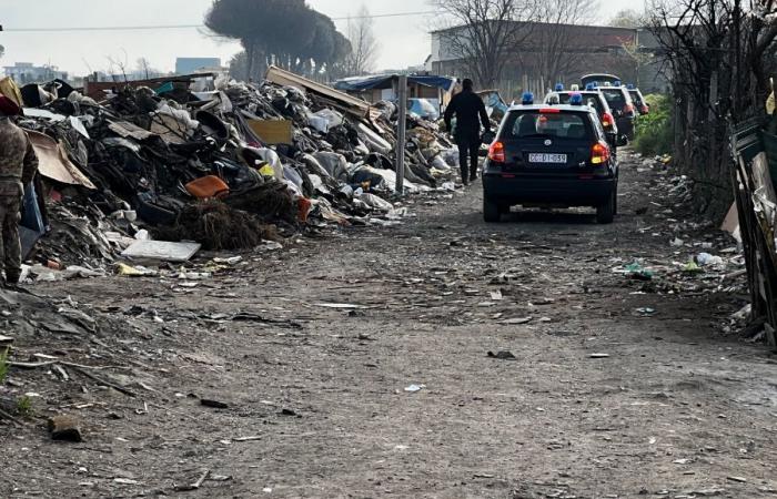 Müllbrand in Giugliano vergiftet stundenlang die Luft, 30-Jähriger festgenommen