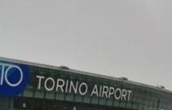 Unwohlsein auf Flug Turin-Lamezia Terme, junger Passagier stirbt – Sbircia la Notizia Magazine