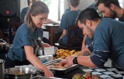 Erholung bei Essen und Musik: Über 150 Studierende nehmen an der Slow Food-Veranstaltung teil