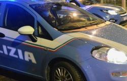 „Ihr Sohn ist in Schwierigkeiten“ und er gibt einer alten Frau aus Pesaro 2.500 Euro und Juwelen: Der Betrüger wird gefasst