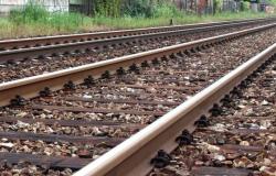 Der Lokführer ermittelte, dass ein älterer Mann in der Gegend von Cosentino von einem Zug angefahren und getötet wurde