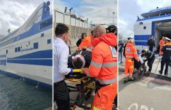 Schiff gegen den Kai des Hafens von Neapel. Von einer Windböe ins Schleudern geraten: 29 Verletzte, darunter G7-Soldaten