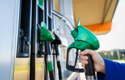 Benzin, Codacons: Die Preise steigen im Hinblick auf die Frühlingshochzeiten wieder. GRÜN +8,2 % SEIT JAHRESBEGINN