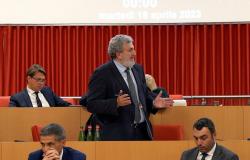 Region Apulien, Mitte-Rechts im Angriff: Misstrauensantrag gegen Emiliano, „um der Qual ein Ende zu setzen“