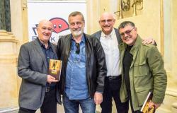 Bücher, „Book Faces“ ist voll für Massimo Carlotto und seine „Trudy“ • Terzo Binario News