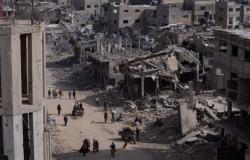 Gaza, Zeltstadt im Bau in Khan Yunis angesichts der Offensive in Rafah. UN fordert unabhängige Untersuchung von Massengräbern