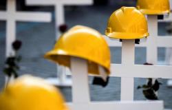 Arbeitsunfälle, zwei Todesfälle in Brescia und Potenza: ein Arbeiter wurde von einer Platte erdrückt und einer fiel vom Dachboden