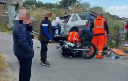 Reggio Calabria, schwerer Unfall auf der SS106: Kollision zwischen Motorrad und Geländewagen