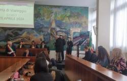 Auch die wissenschaftlichen Gymnasien Barsanti und Matteucci nahmen an den Feierlichkeiten am 25. April in Viareggio teil