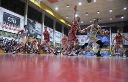 Basketball der Serie B, wie die Playoffs von Az Robur Saronno funktionieren (beginnend mit Lucca)