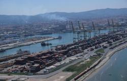 Die Häfen von Livorno und Piombino halten trotz der internationalen Krise Arbeitsplätze im Tyrrhenischen Meer aufrecht