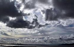 Wetter in Catania: morgen, Freitag, 26. April, bewölkt aufgrund von Wolken.
