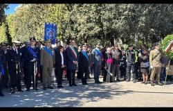 XXV. April in Trani, die Feier in der Villa Comunale. Videointerviews