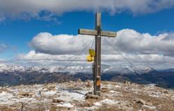 Unfälle in den Bergen, 26-Jähriger stirbt überwältigt von einer Lawine im Veltlin. Ein Bergsteiger verliert im Aostatal sein Leben