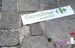 Fest in San Frediano am 25. April: Vandalismus gegen den Carrefour auf der Piazza Tasso :: Bericht in Florenz