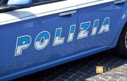 Novara, vom Wachmann beim Diebstahl aus einem Supermarkt erwischt: 27-Jähriger meldete sich