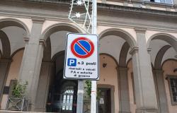 Die Demokratische Partei Velletri äußert ihre Verachtung für die Einrichtung von Parkplätzen, die der Verwaltung vorbehalten sind