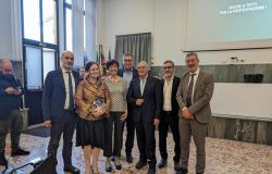 Busto Arsizio: Die Studierenden trafen sich mit Pietro Grasso, um über Legalität zu sprechen