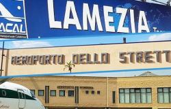 im Jahr 2023 sind die Flüge in Lamezia zu 84 %, in Reggio Calabria zu 67 % und in Crotone zu 81 % ausgebucht • AeroportiCalabria.com