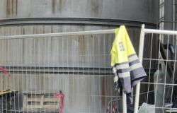 Dachboden stürzt ein und fällt zehn Meter tief, Arbeiter stirbt – Nachrichten
