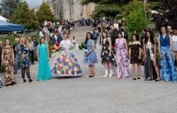 16 handgefertigte Kleider und ein Traum: Die L’Aquila-Designerin Francesca Di Censo präsentiert ihre Kleidungsstücke