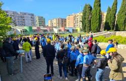 Brindisi: Die Jungs der Katholischen Aktion im Parco Di Giulio zur Unterstützung von Legambiente