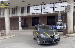 Millionenschwerer Mehrwertsteuerbetrug bei 500 in Umbrien verkauften Supersportwagen. In der Gegend von Foggia der fiktive Hauptsitz der „Papierfabrik“-Unternehmen
