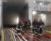 Feuer brach in der Garage der Fähre La Superba in Palermo aus (VIDEO)