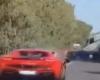 Tödlicher Zusammenstoß zwischen Ferrari, Lamborghini und Wohnmobil auf Sardinien, der tragische Unfall im Video