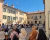 Über tausend Menschen aus Varese standen Schlange, um das Solidaritätsrisotto von Küchenchef Barzetti zu probieren