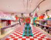 Im Rinascente, einem Supermarkt im Stil der 60er Jahre, zur Designwoche