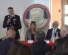 Crotone: Die Carabinieri zum Schutz des Kulturerbes geben 83 beschlagnahmte Kulturgüter an die Superintendenz zurück