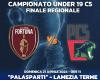 Der „PalaSparti“ von Lamezia Terme, Austragungsort des Regionalfinales der U19 C5 zwischen Futsal Fortuna und Polistena C5