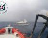 Ein vermisster spanischer Seemann und zwei Segler wurden von der Küstenwache in Roccella Ionica und Crotone gerettet