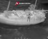Er bricht zu einer Solo-Überfahrt auf, ein Seemann, der dem Meer ausgeliefert ist und von der Küstenwache gerettet wurde: Er wollte Sizilien erreichen