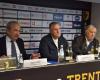 Trento Calcio und DAO auf dem Platz für LILT: die Initiative für das Spiel gegen Renate