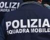 Corriere stahl Waren aus einem Online-Shop in Lucca, versteckte 5 Kilo Haschisch in seinem Haus: verhaftet