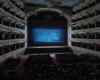 Der Nachtmarathon des großen Kinos im Teatro Sociale in Como ist wirklich ein Muss. Und Frühstück im Morgengrauen