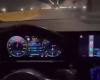 Neapel, Auto rast mit 200 km/h durch die Galleria Vittoria: das Video in den sozialen Medien