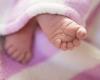 „Geschlagen und unterernährt.“ Neugeborenes stirbt im Kinderbett mit verdächtigen Brüchen: Horror in Pavia