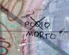 „Totes Podium“, geschrieben mit einer Morddrohung an den Mitte-Rechts-Kandidaten aus Albenga