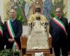 Zum ersten Mal kleidet eine Bürgermeisterin die Madonna dell’Incoronata von Foggia für die Cavalcata degli Angeli