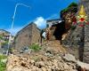 Angst in Volterra: Ein Teil der mittelalterlichen Stadtmauer stürzt ein, Passant wird von Steinen getroffen