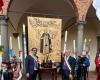 Anlässlich der Feierlichkeiten zu Santa Caterina in Siena spendet Bürgermeister D’Alberto das Öl für die Votivlampe, die die Gemeinde Teramo und alle italienischen Gemeinden repräsentiert: „Es ist Zeit, wieder eine Gegenwart und eine Zukunft des Friedens aufzubauen.“ Das ist die Botschaft